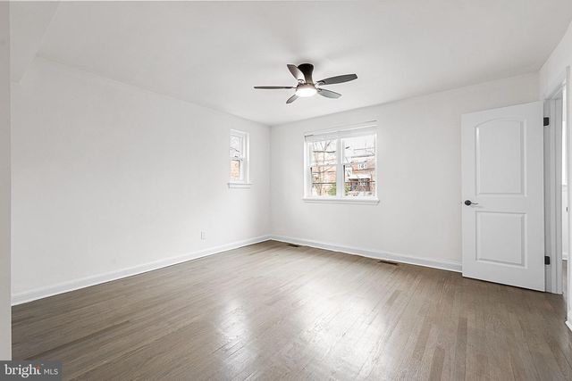 525 OAKWOOD ST SE, Washington, DC 20032