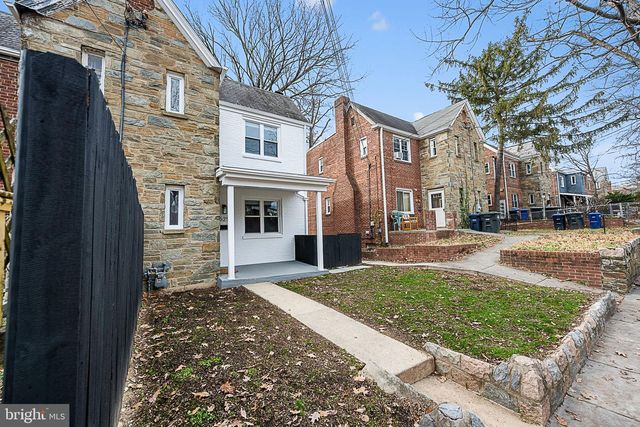 525 OAKWOOD ST SE, Washington, DC 20032