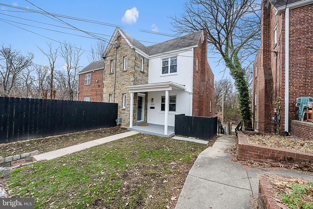525 OAKWOOD ST SE, Washington, DC 20032