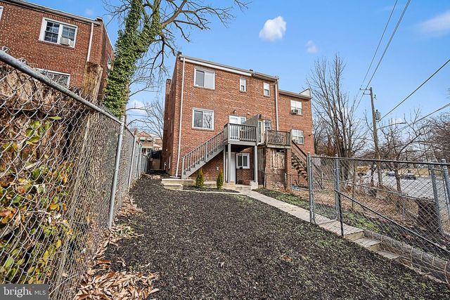 525 OAKWOOD ST SE, Washington, DC 20032