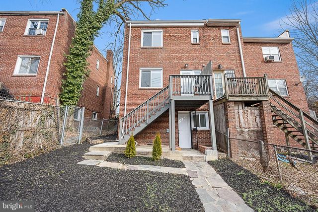 525 OAKWOOD ST SE, Washington, DC 20032