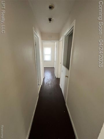 25556 Elsinore, Redford, MI 48239
