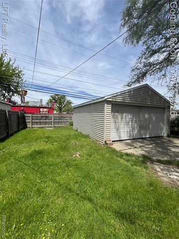 25556 Elsinore, Redford, MI 48239
