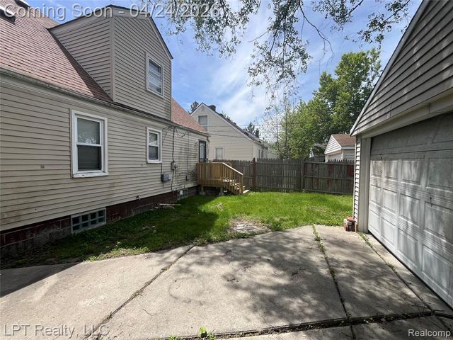 25556 Elsinore, Redford, MI 48239