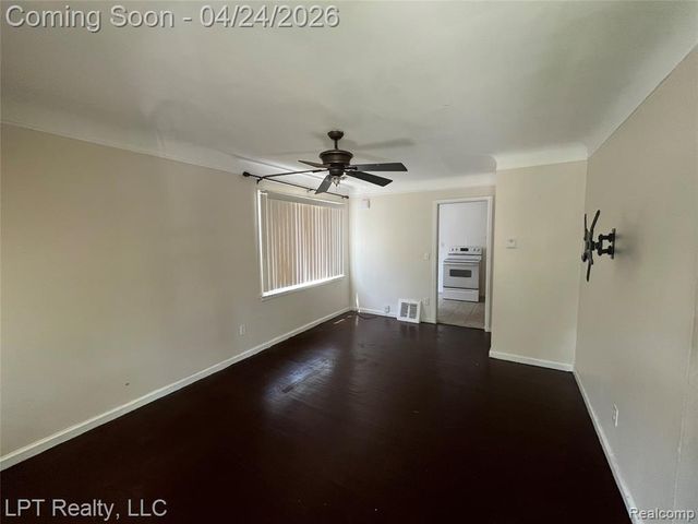 25556 Elsinore, Redford, MI 48239