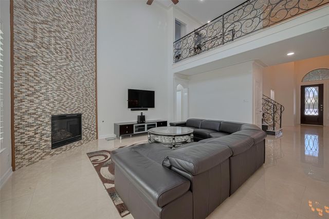 5411 Oban Terrace Lane, Sugar Land, TX 77479