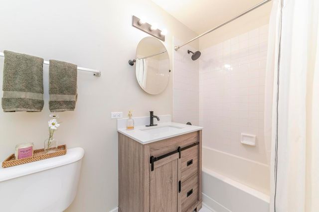 1408 W Crane Street 5, Arlington Heights, IL 60004