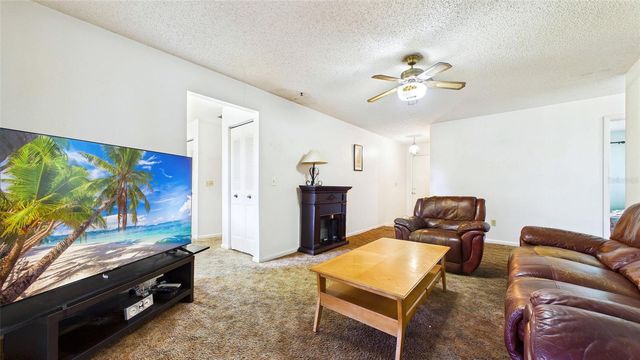 711 REGENT CIRCLE S, Brandon, FL 33511