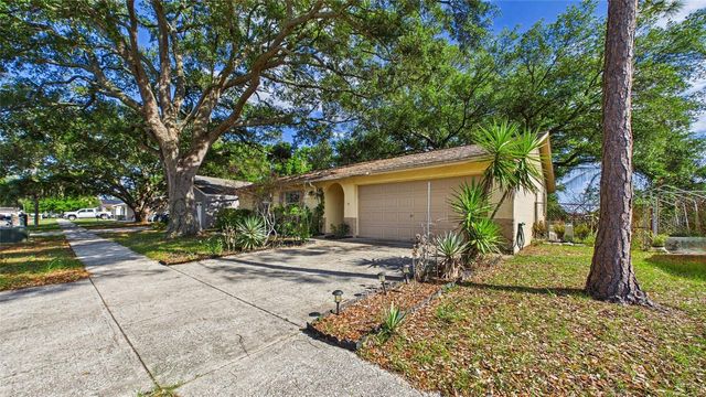 711 REGENT CIRCLE S, Brandon, FL 33511
