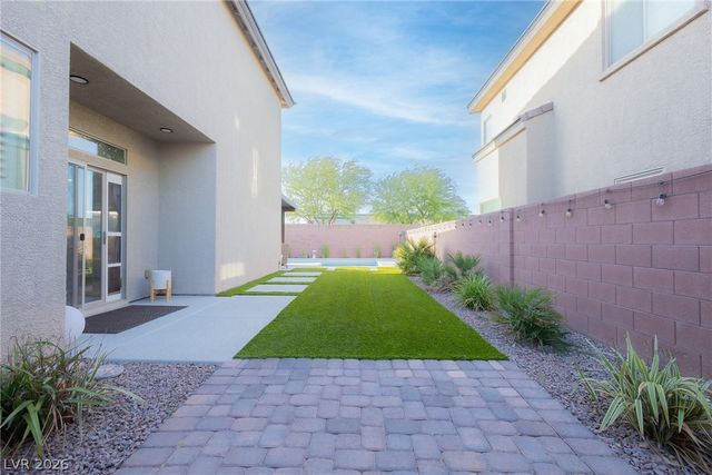6844 Vista Roma Avenue, Las Vegas, NV 89139