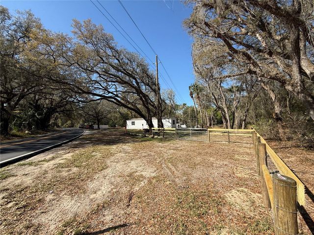 7626 SE 183RD AVENUE ROAD, Ocklawaha, FL 32179