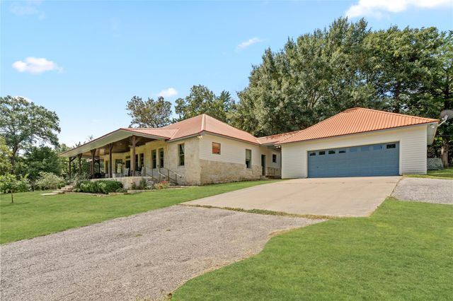 24958 Squirrel Road, New Ulm, TX 78950