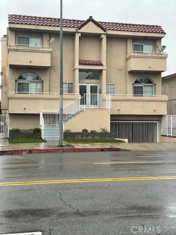 4809 Kester, Los Angeles, CA 91403