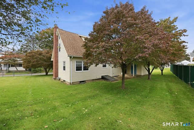 55 Edwards Street, Manchester, CT 06042