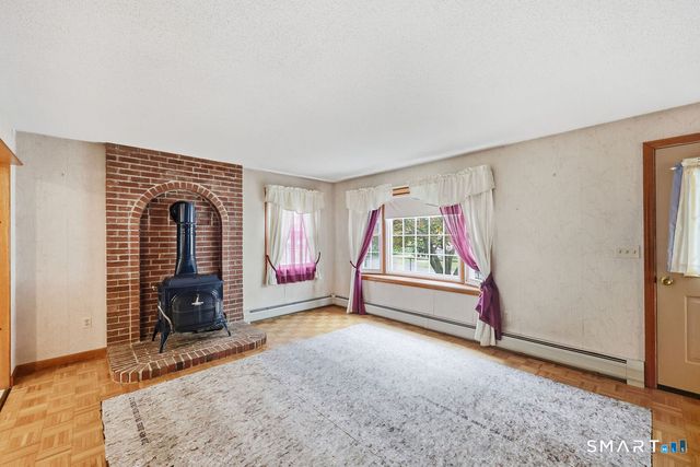 55 Edwards Street, Manchester, CT 06042