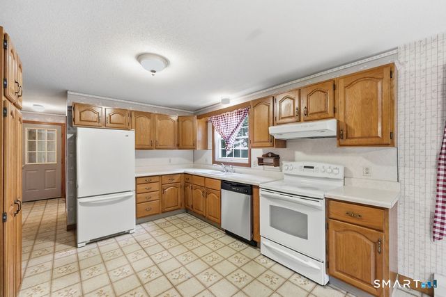 55 Edwards Street, Manchester, CT 06042
