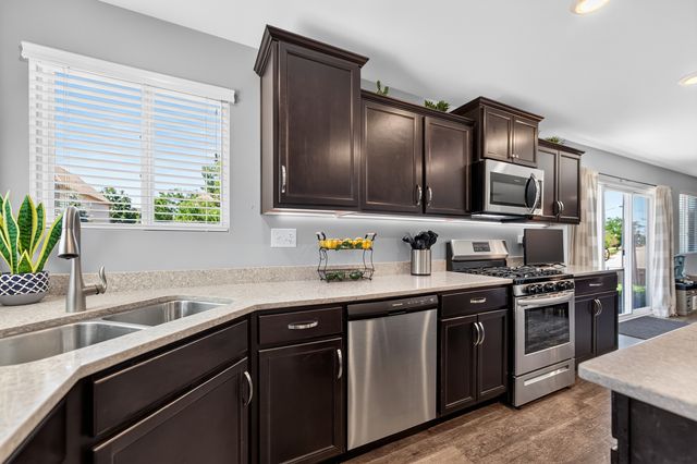 162 Hibiscus Lane, Elgin, IL 60124