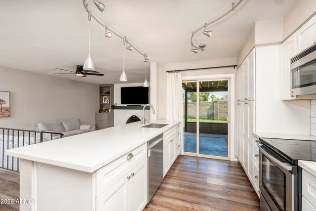 2406 E LA JOLLA Drive, Tempe, AZ 85282