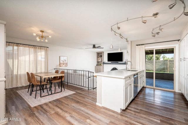 2406 E LA JOLLA Drive, Tempe, AZ 85282