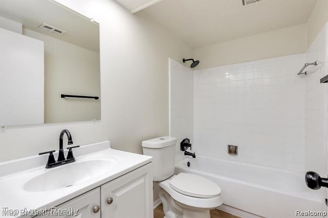 8251 Denwood Drive G1, Sterling Heights, MI 48312