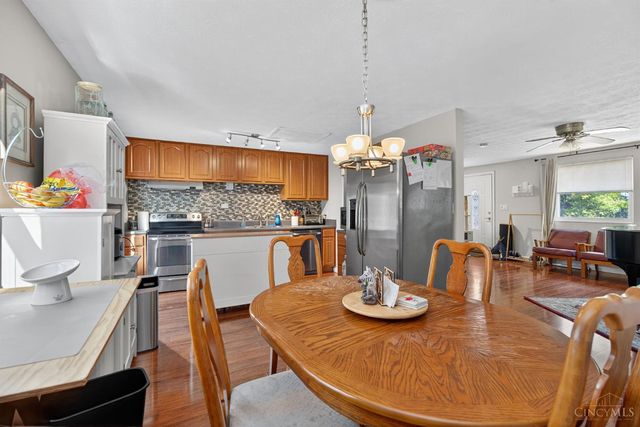 10001 Forestedge, Miamisburg, OH 45342