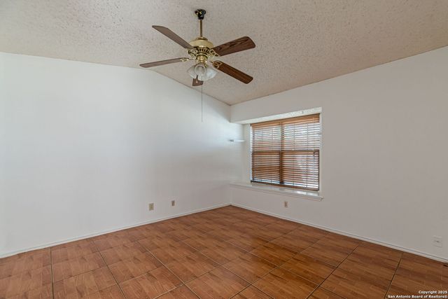 9402 Valley Moss, San Antonio, TX 78250