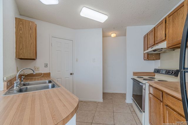 9402 Valley Moss, San Antonio, TX 78250