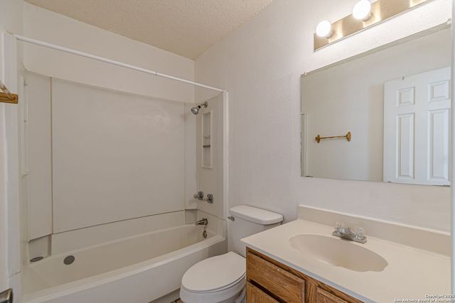 9402 Valley Moss, San Antonio, TX 78250