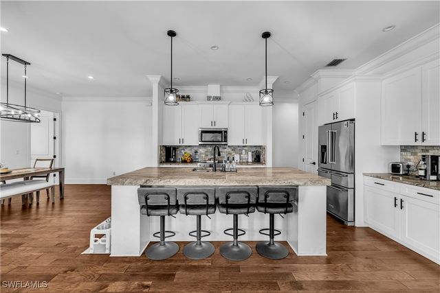 11141 Palmetto Ridge DR, Naples, FL 34110