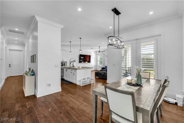 11141 Palmetto Ridge DR, Naples, FL 34110