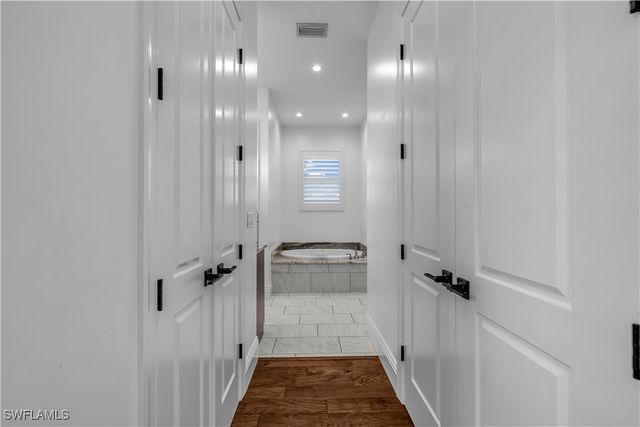 11141 Palmetto Ridge DR, Naples, FL 34110