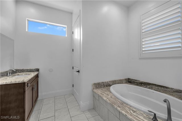 11141 Palmetto Ridge DR, Naples, FL 34110