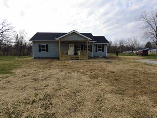 444 S 4TH Street, Mitchell, IN 47446