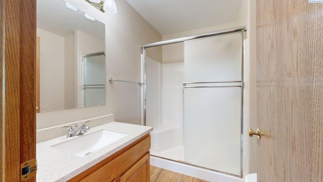 127 Willow Circle, Pasco, WA 99301