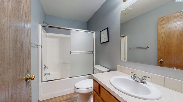 127 Willow Circle, Pasco, WA 99301