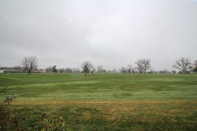 127 Willow Circle, Pasco, WA 99301