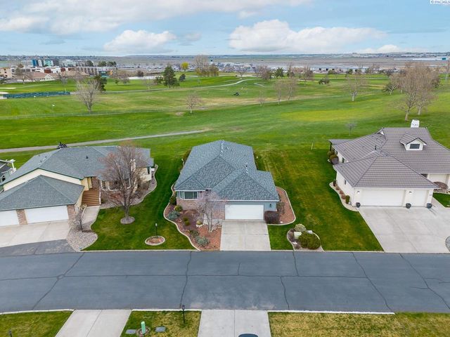 127 Willow Circle, Pasco, WA 99301