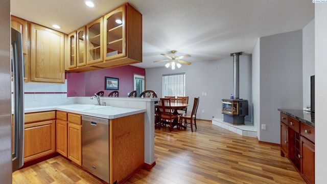 127 Willow Circle, Pasco, WA 99301