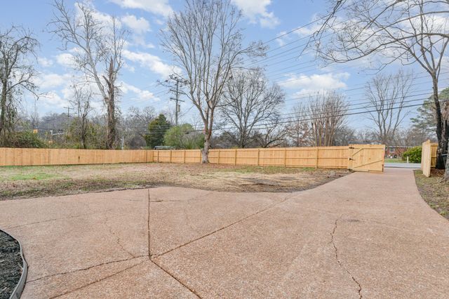 233 Haywood Ln, Nashville, TN 37211