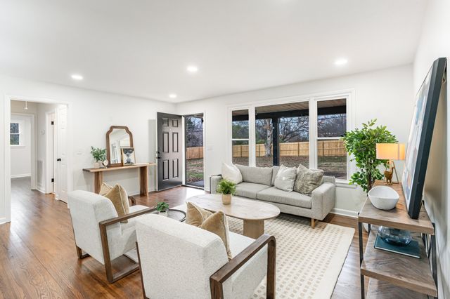 233 Haywood Ln, Nashville, TN 37211