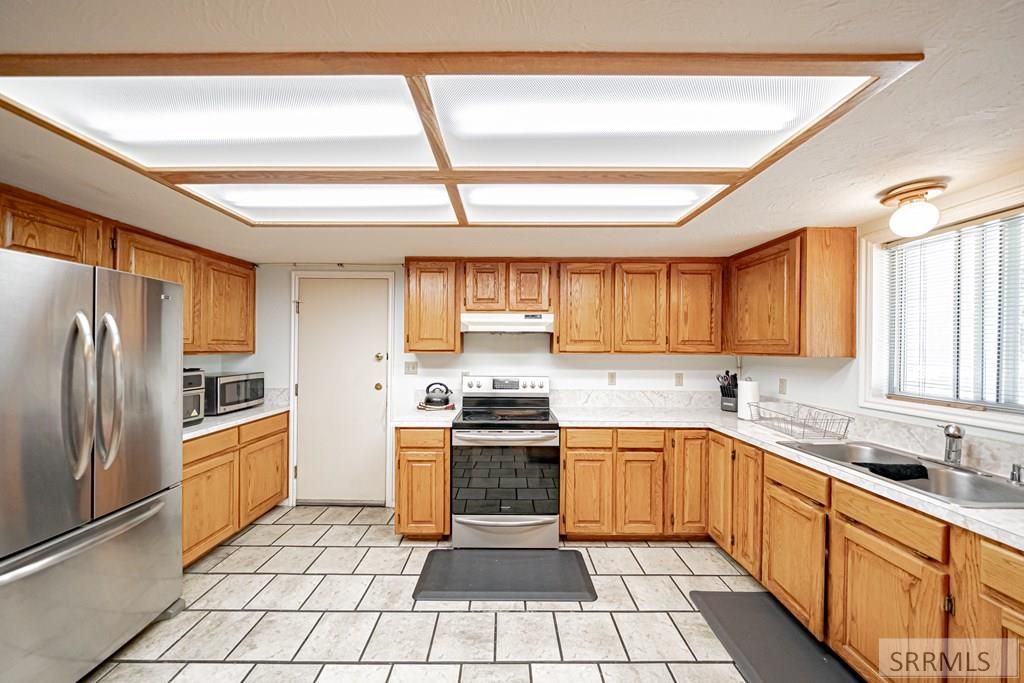 Image 19 of property listing at 832 Wildrose Lane, Blackfoot, ID 83221