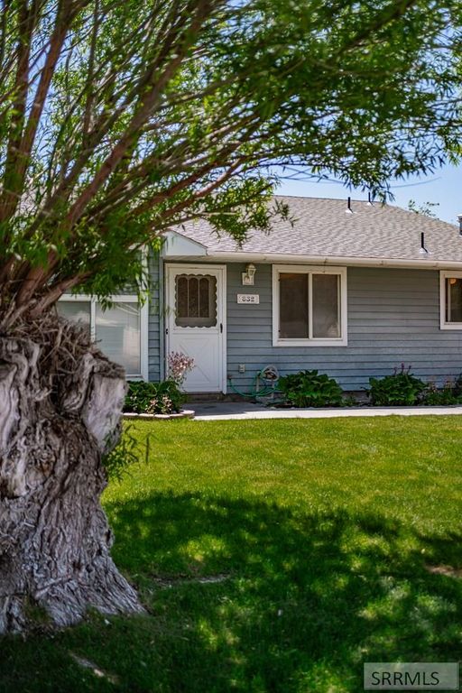Image 6 of property listing at 832 Wildrose Lane, Blackfoot, ID 83221