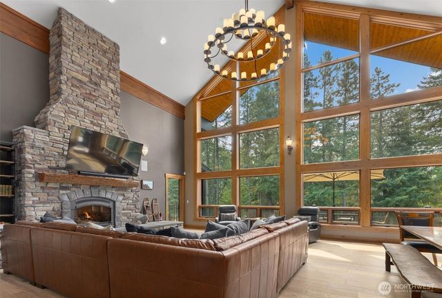 251 Evergreen Valley Loop Road, Ronald, WA 98940