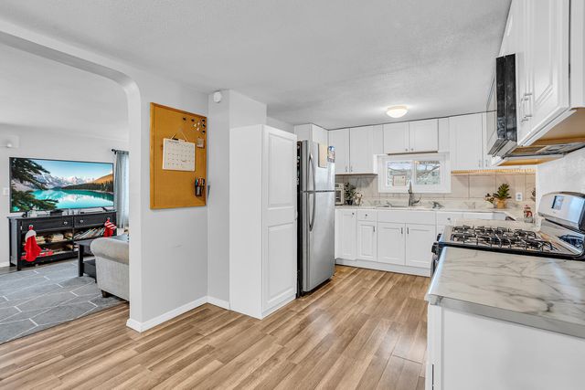 1410 Rowena Lane, Jackson City, MI 49202