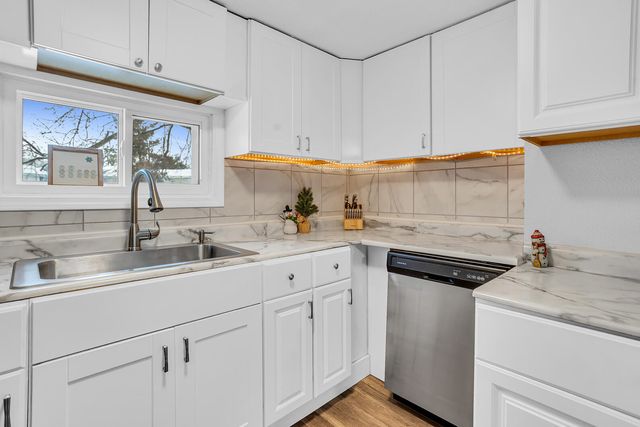 1410 Rowena Lane, Jackson City, MI 49202