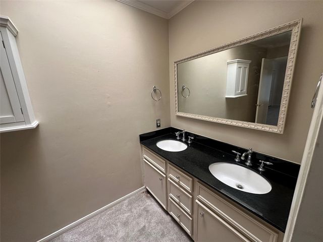 2202 Welch Street, Houston, TX 77019