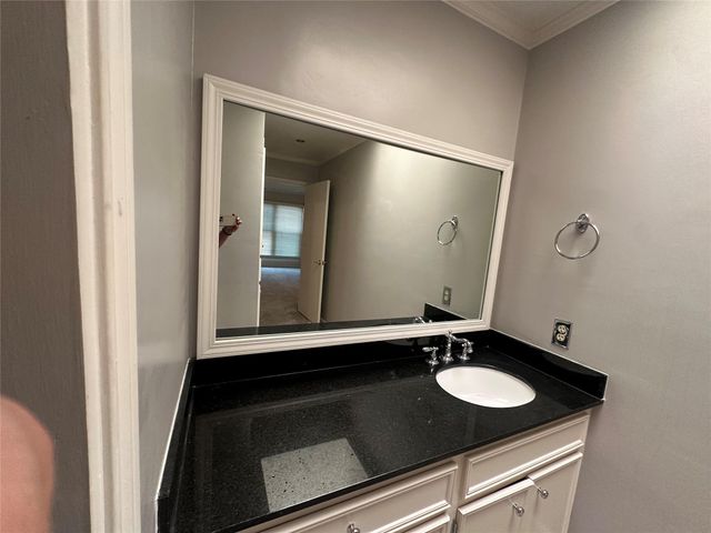 2202 Welch Street, Houston, TX 77019