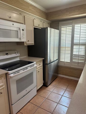 2202 Welch Street, Houston, TX 77019