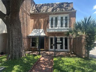 2202 Welch Street, Houston, TX 77019