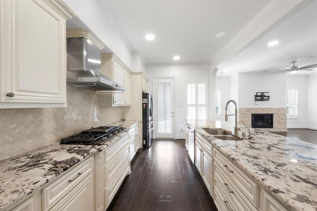 908 Amelia Street, Sugar Land, TX 77478